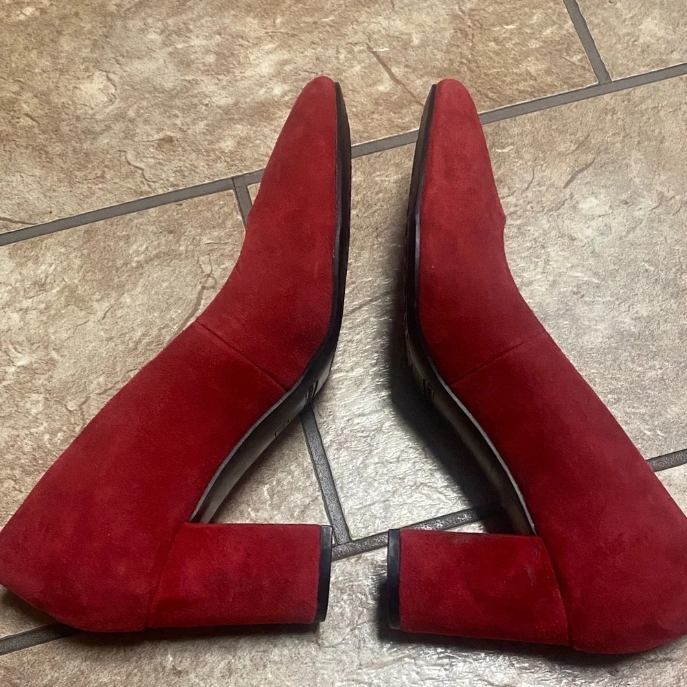 AEROSOLES elegant red